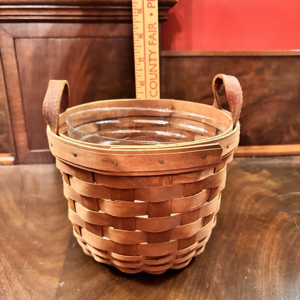 2009 Longaberger Small Round Basket w Protector Liner Leather Handles 6